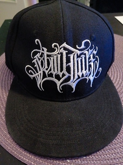 Musta Snapback