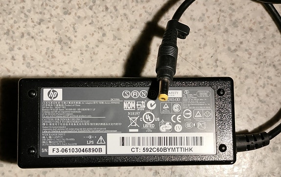 HP Compaq 18.5V 3.5 A PP009H 65W Laturi/virtalähde