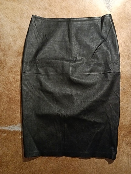 By Malene Birger 38/M nahka hame musta