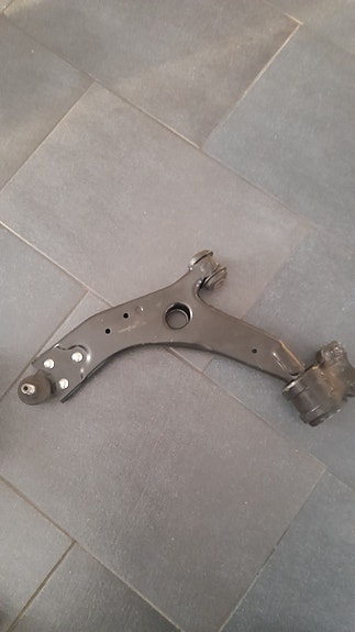 Ford c max alatukivarsi uusi