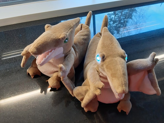 Dinosaurustossut ääni ja valot 33-35 koko