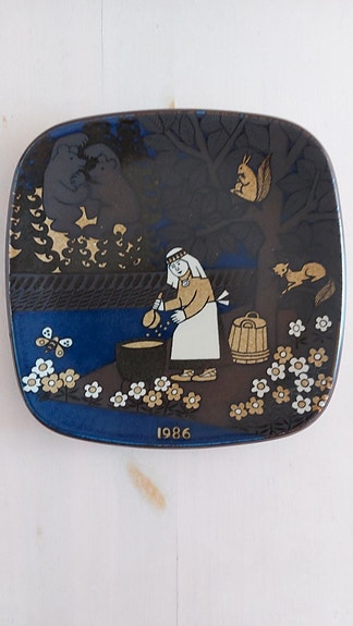 Arabia Kalevala vuosilautanen 1986 R.Uosikkinen