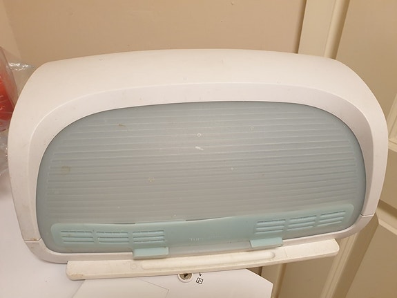 Tupperware leipälaatikko