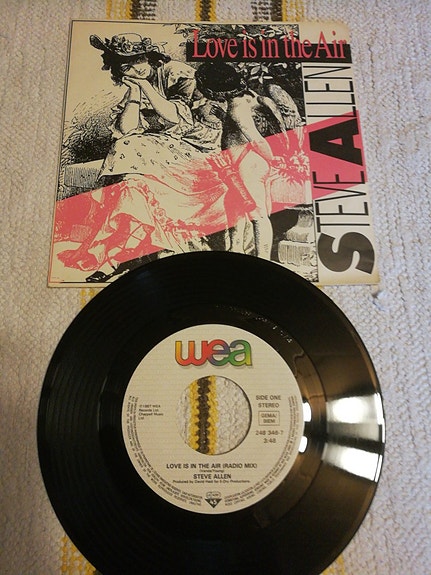 Steve Allen 7" Love is in the air (radio mix)
