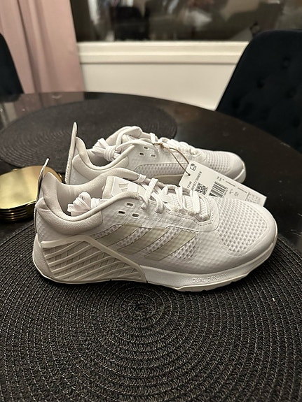 Punttikengät, Adidas Dropset 2
