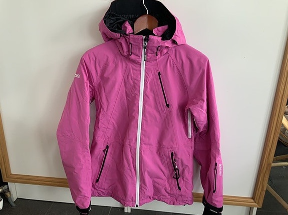 Product image 1 of 2