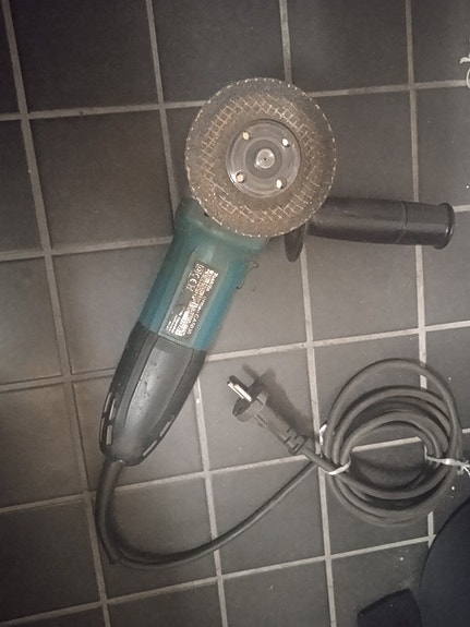 Makita GA5030 Kulmahiomakone  720W 125 Laikka
