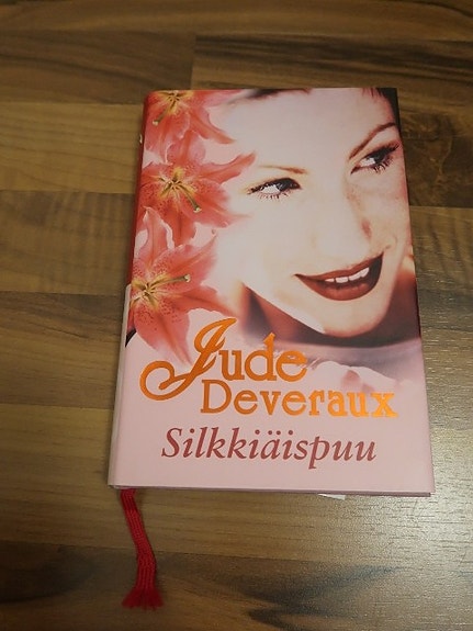 Jude Deveraux - Silkkiäispuu