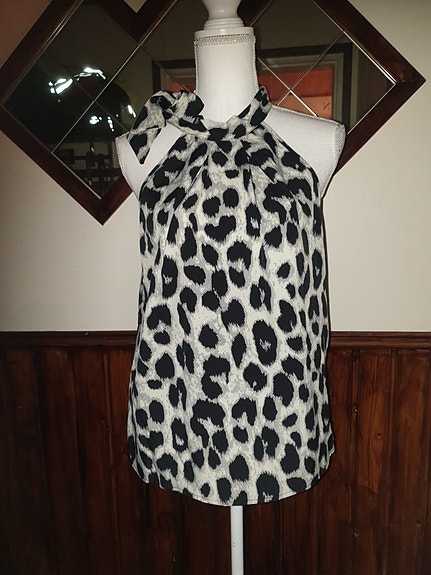 Harmaa-musta-valko Shein leoparditoppi (M/40-42)