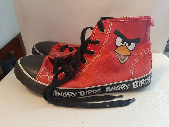 Uudet Angry birds tennarit