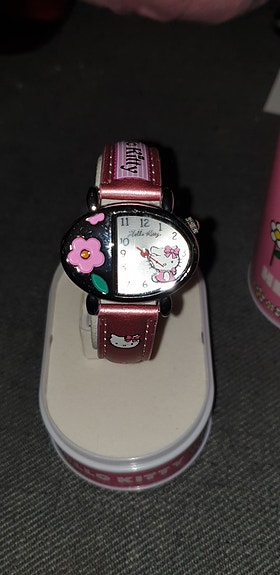 Hello Kitty kello