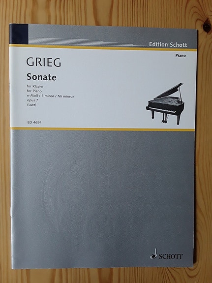 Nuotti: Grieg: Sonate e, op.7, piano