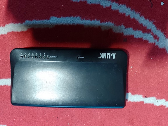 A-link kytkin/reititin