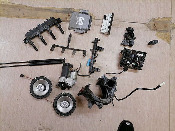 Peugeot 206 2A/C 1,1 i 2002 hatchback varaosia