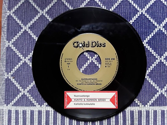 Kunto & Kunnon bändi 7" Nuoruustango