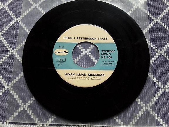 Petri & Pettersson Brass 7" Aivan ilman kiemuraa