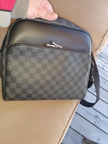 Aito LOUIS VUITTON