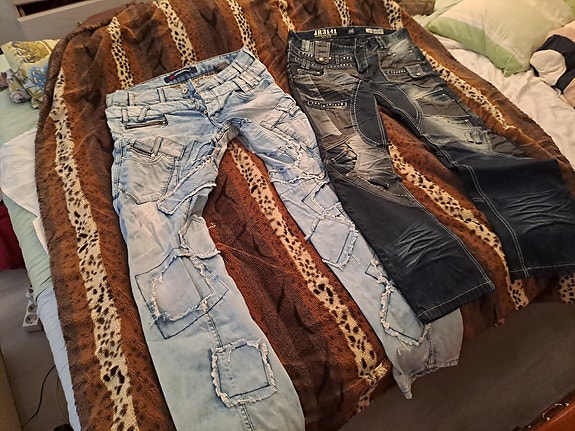 2kpl miesten farkkuja