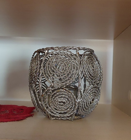 Metallinen kynttilänjalka