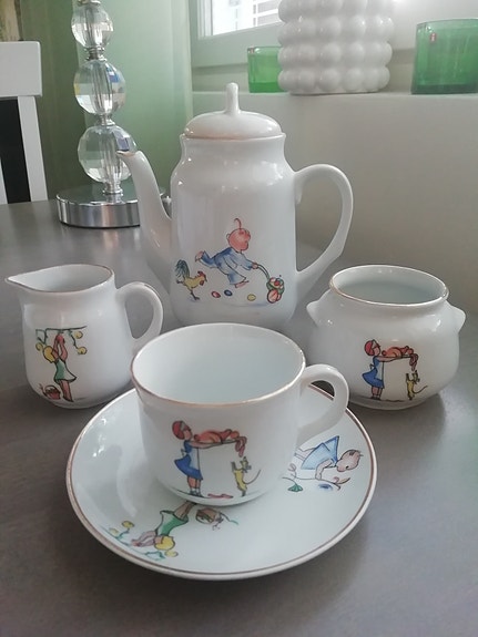 Arabia vintage lastenastiasto