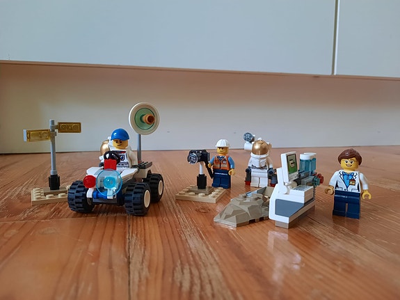 Lego city avaruus-aloitussarja 60077