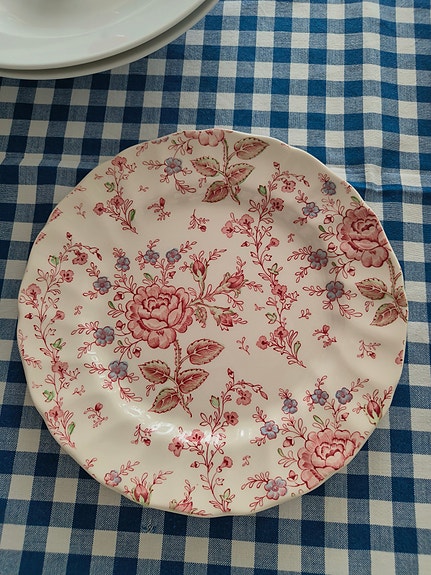 Johnson Bros Rose Chintz lautaset
