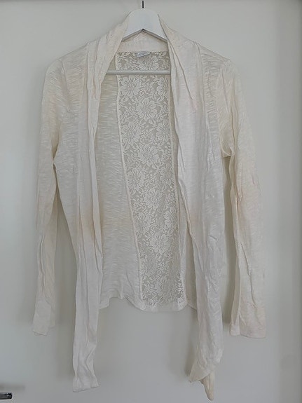 Vero moda valkoinen neuletakki pitsiselällä koko xs