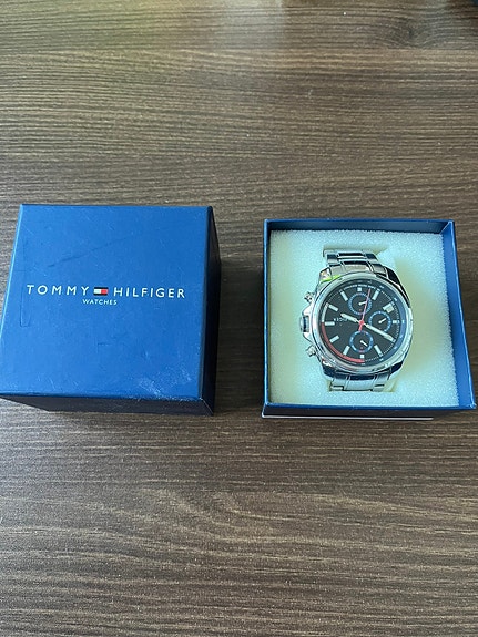 Tommy Hilfiger kello