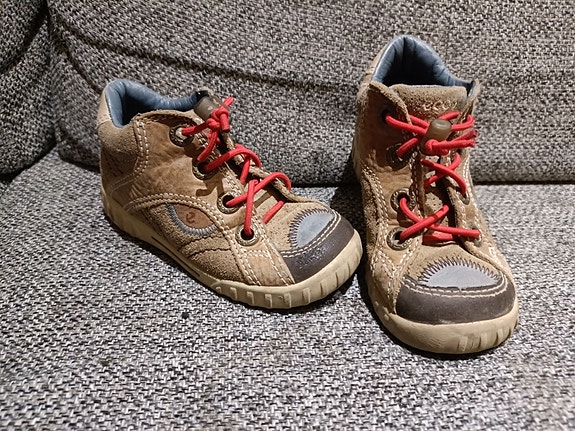 Ecco kengät 24