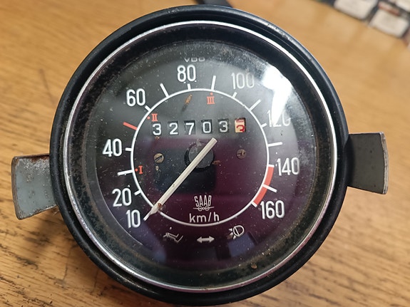 Saab vanha nopeusmittari