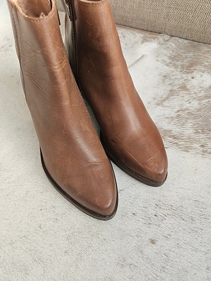 Uudet täysnahkaiset bootsit, Made in Spain, Sixtyseven, 36