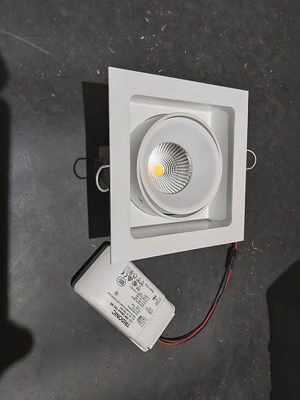 Led valaisimia