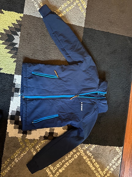 everest softshell takki fleece vuorella 134/140 siisti välikausitakki