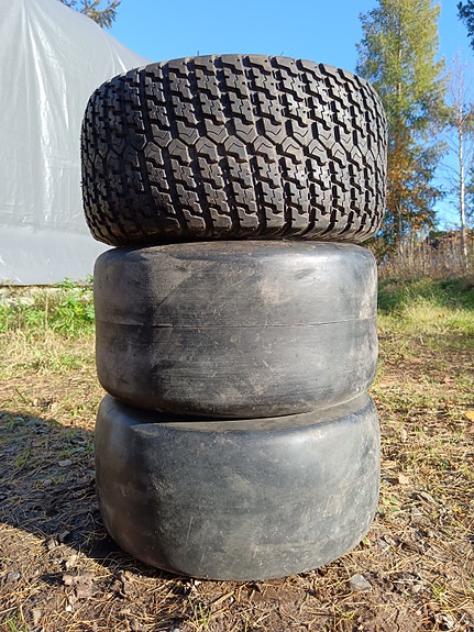 Ruohonleikkurin Renkaat