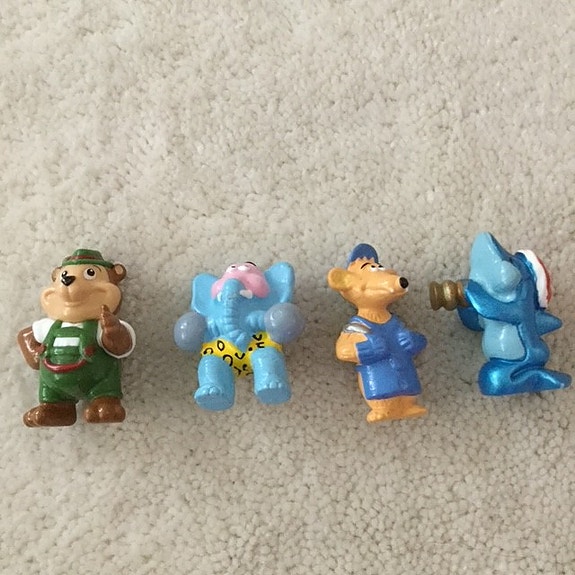 Figuureja suklaamunasta, hinta 1 €/kpl