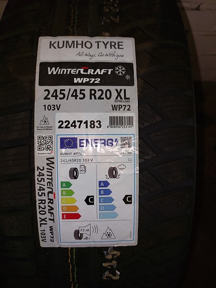 KITKARENGAS  1 Kpl  KUMHO TYRE  245/45R20 XL