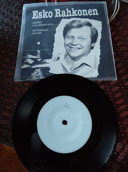 Esko Rahkonen 7" Kerro kultainen kuu