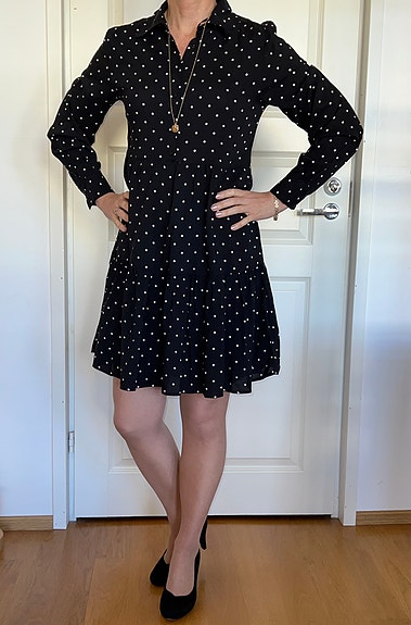 Naisellinen polkadot mekko (S/36)