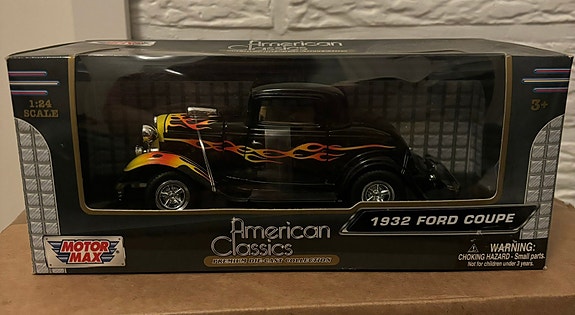 1/24 FORD COUPE 1932 PREMIUM DIE-CAST