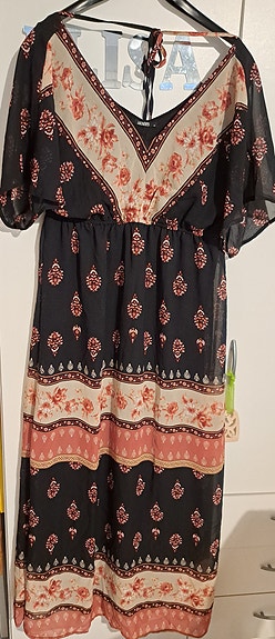 Käyttämätön pitka sifonki mekko