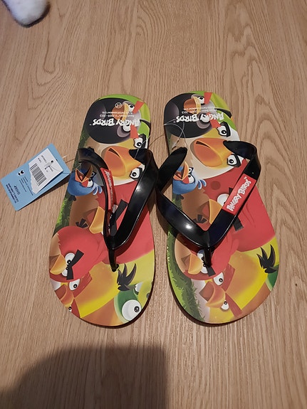 Uudet angry birds - varvassandaalit