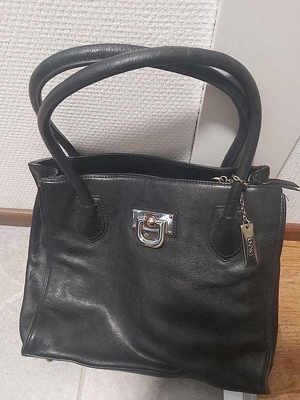DKNY musta käsilaukku