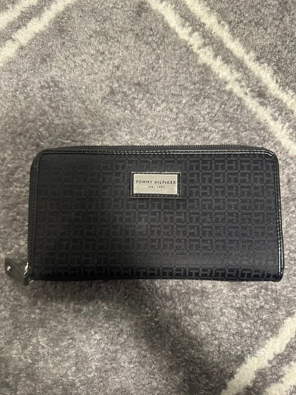 Tommy Hilfiger lompakko