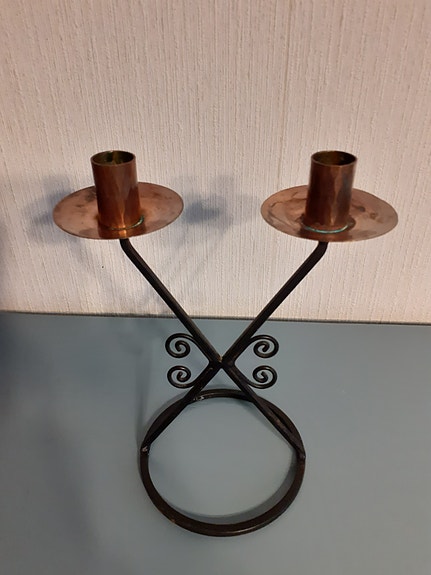 Metallinen kynttilänjalka