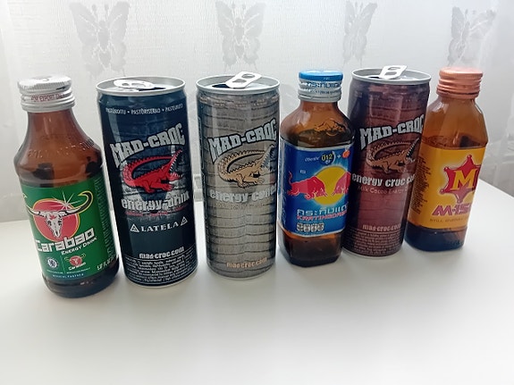 tyhjät energiajuomatölkit  mad croc redbull