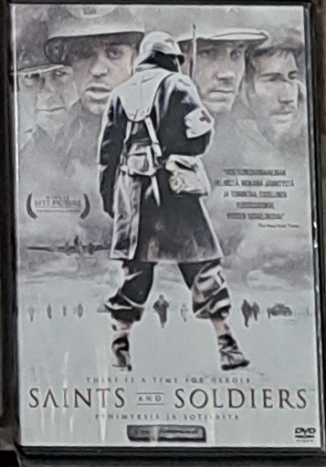 Pyhimyksiä ja sotilaita dvd