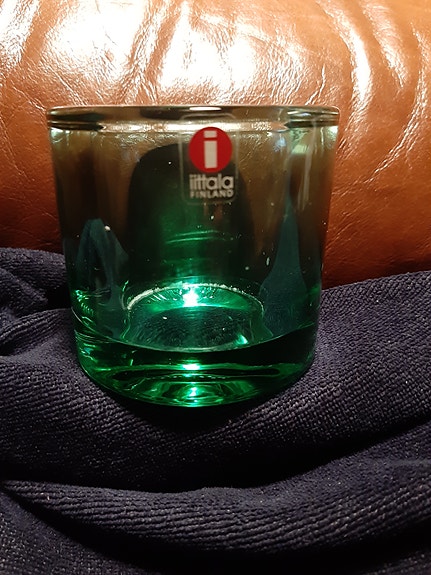 Iittalan vihreä tuikkukippo