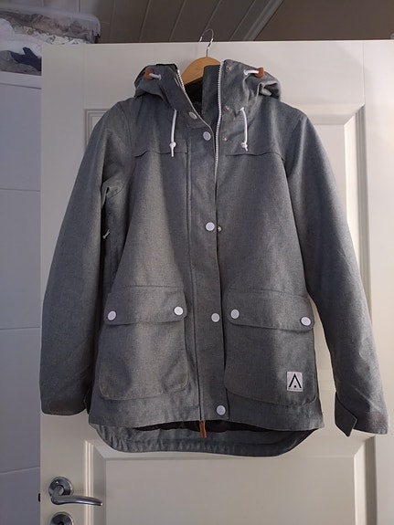 Product image 1 of 8