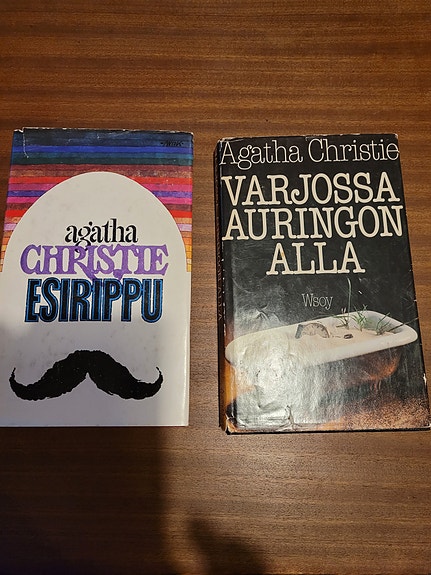 Agatha Christie kirjoja
