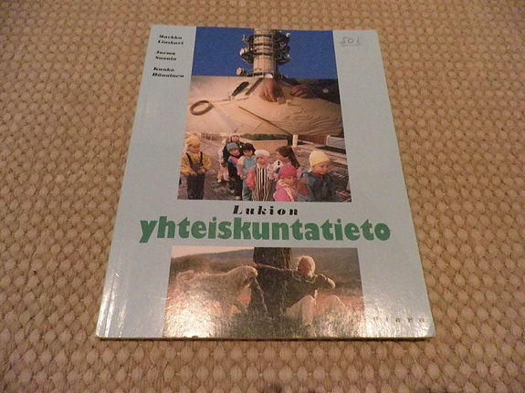 Lukion yhteiskuntatieto